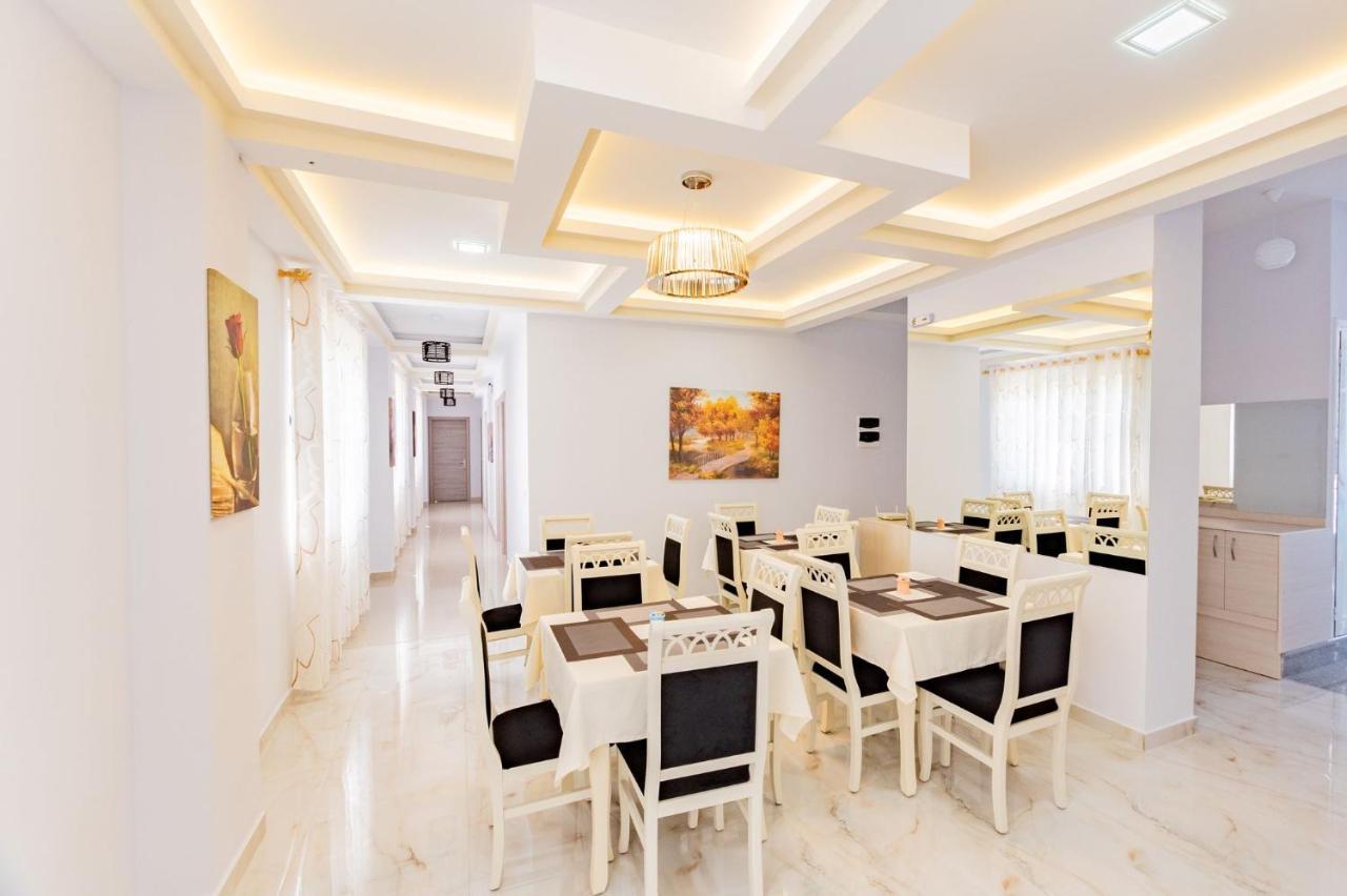 The City Gate Hotel ซารานเดอ ภายนอก รูปภาพ