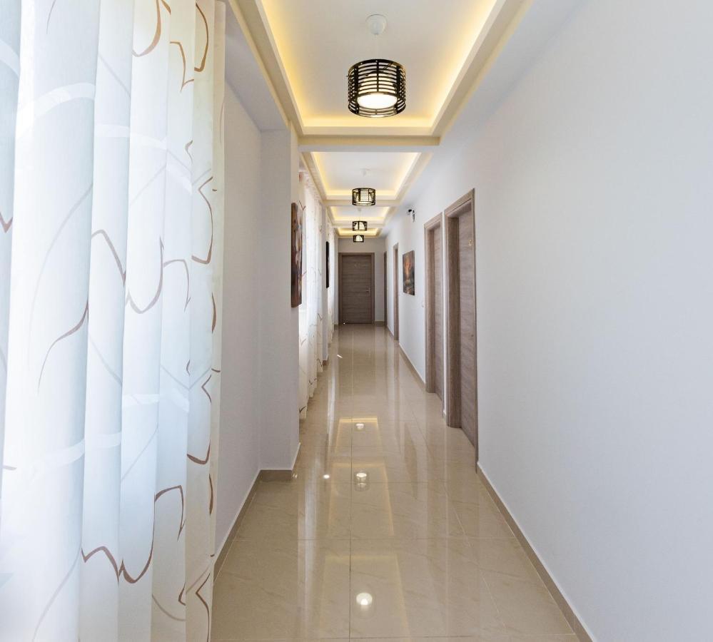 The City Gate Hotel ซารานเดอ ภายนอก รูปภาพ