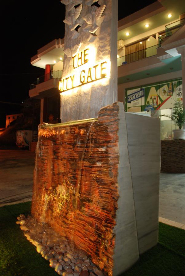 The City Gate Hotel ซารานเดอ ภายนอก รูปภาพ